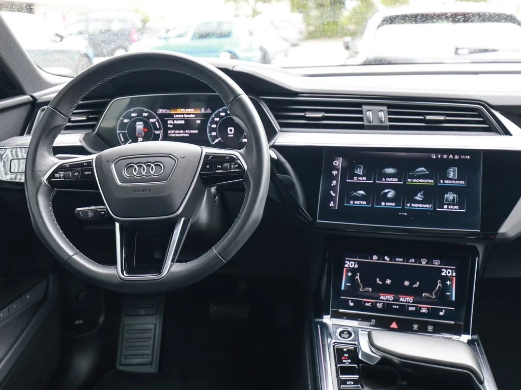 Audi Q8 E-TRON 50 / S-LINE / MATRIX / BLACK OPTIC/ QUATTRO, снимка 7 - Автомобили и джипове - 56085447
