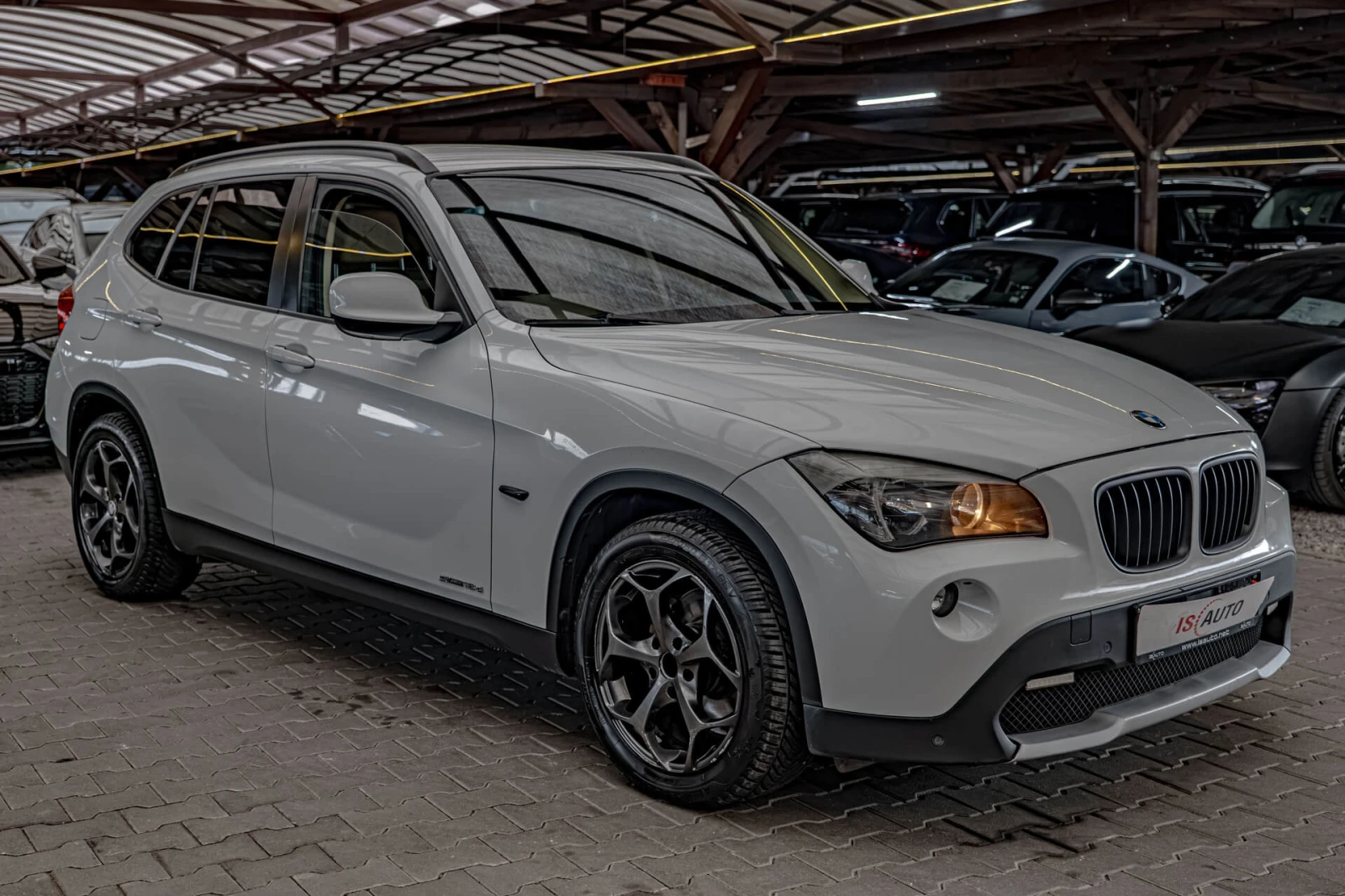 BMW X1 18d/Sdrive/Автомат/МултиВолан/Климатик, снимка 2 - Автомобили и джипове - 56695625