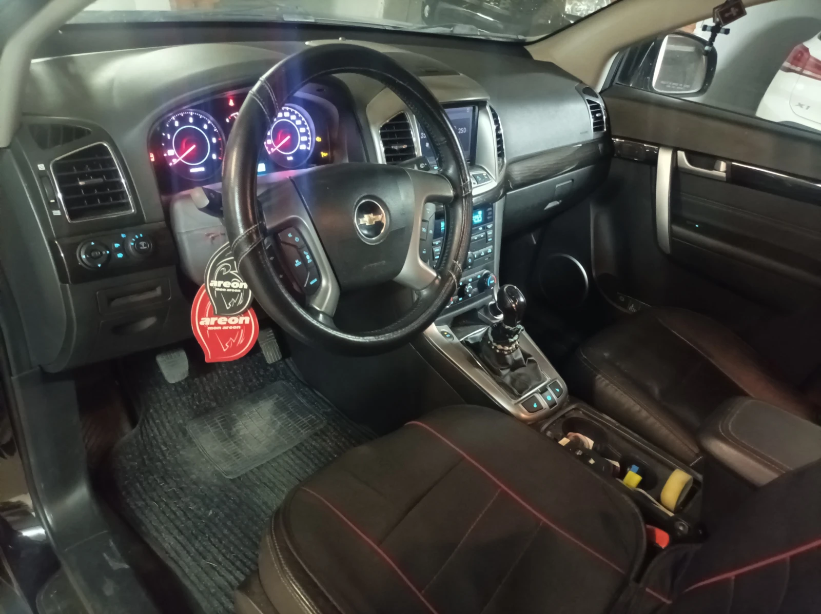Chevrolet Captiva SUV, снимка 9 - Автомобили и джипове - 56712362