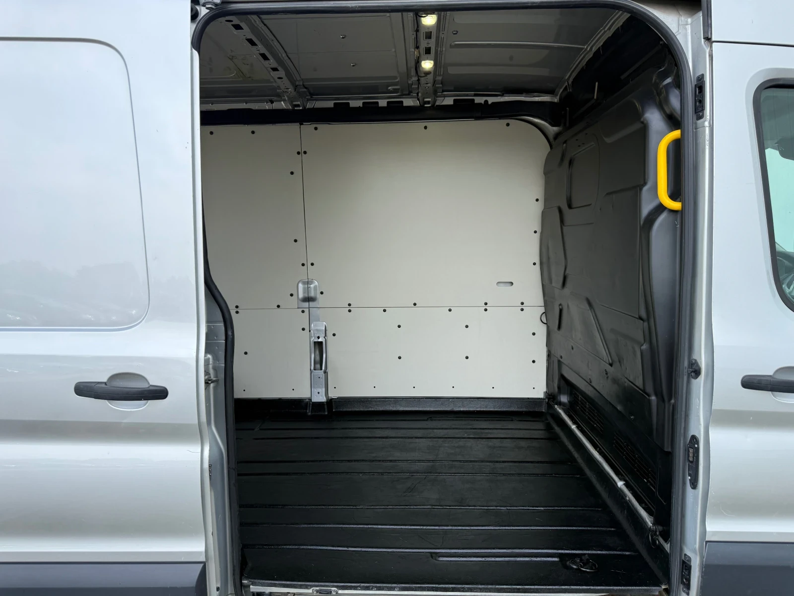 Ford Transit 2.2d/155ps/L2H2/LED/SILVER/EURO-6, снимка 13 - Бусове и автобуси - 54766165