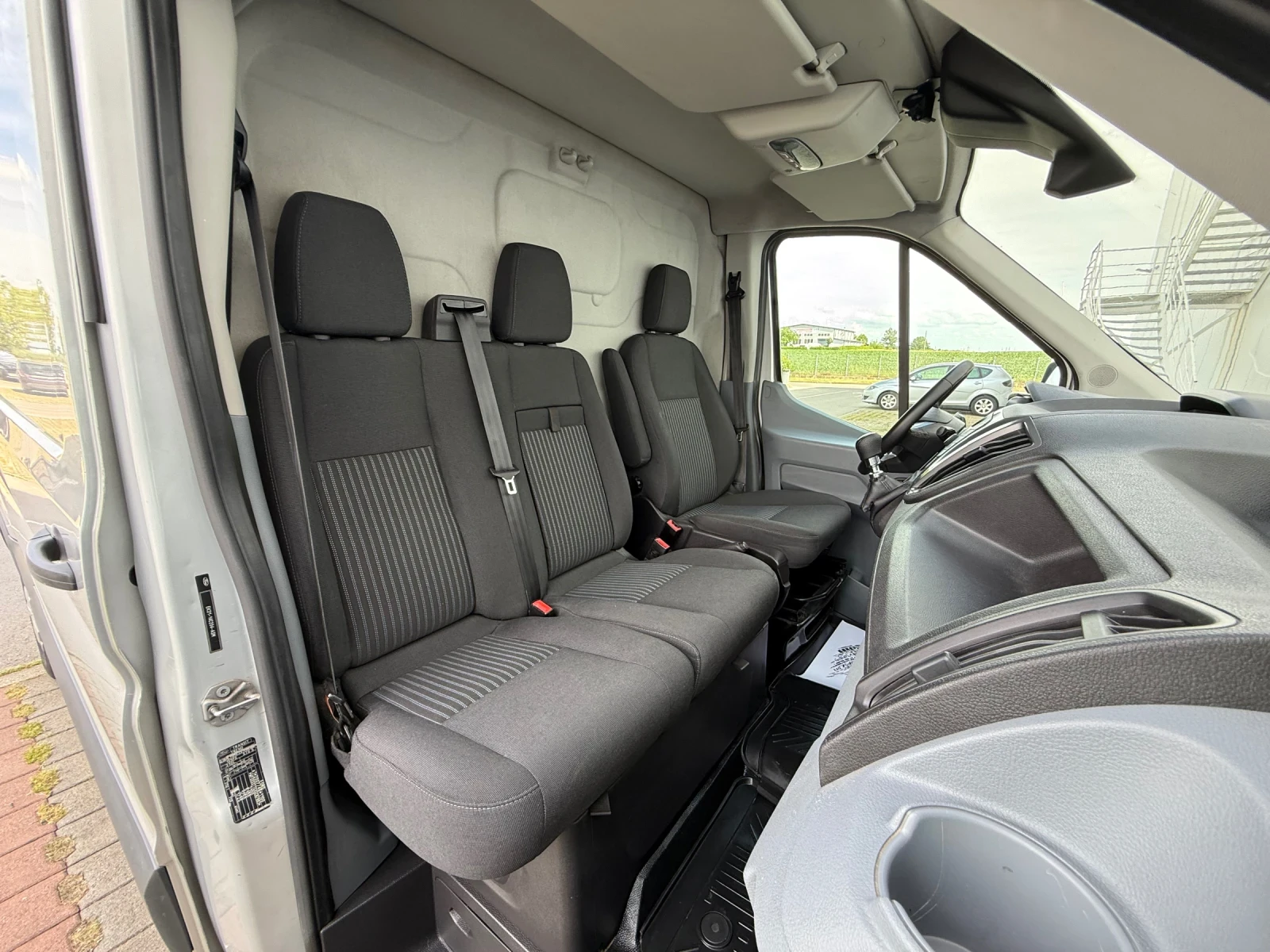 Ford Transit 2.2d/155ps/L2H2/LED/SILVER/EURO-6, снимка 16 - Бусове и автобуси - 54766165