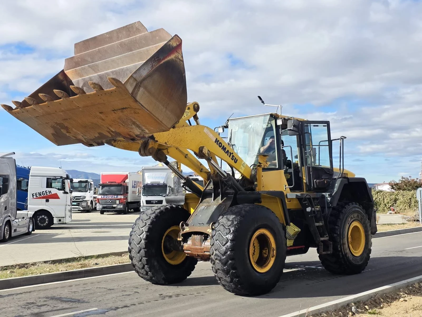 Челен товарач Komatsu