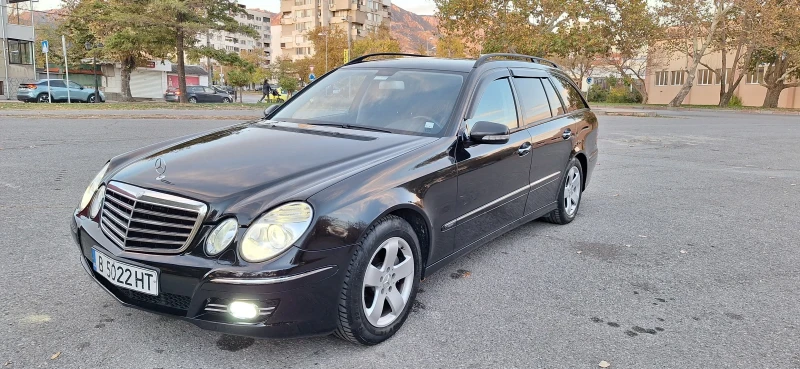 Mercedes-Benz E 320 3.2 Avtomatik, снимка 2 - Автомобили и джипове - 48075971