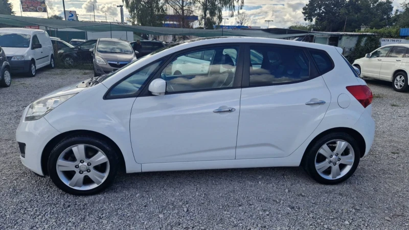 Kia Venga 1.6 CRDi Full, снимка 4 - Автомобили и джипове - 48817361