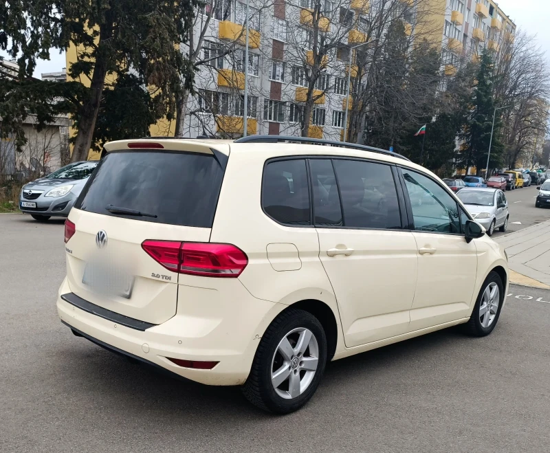 VW Touran, снимка 4 - Автомобили и джипове - 49346052