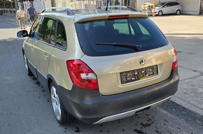 Skoda Fabia SCOUT 1.2tsi, снимка 6 - Автомобили и джипове - 51389206