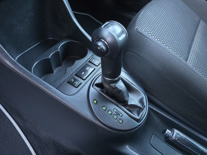 Skoda Fabia SCOUT 1.2tsi, снимка 12 - Автомобили и джипове - 51389206