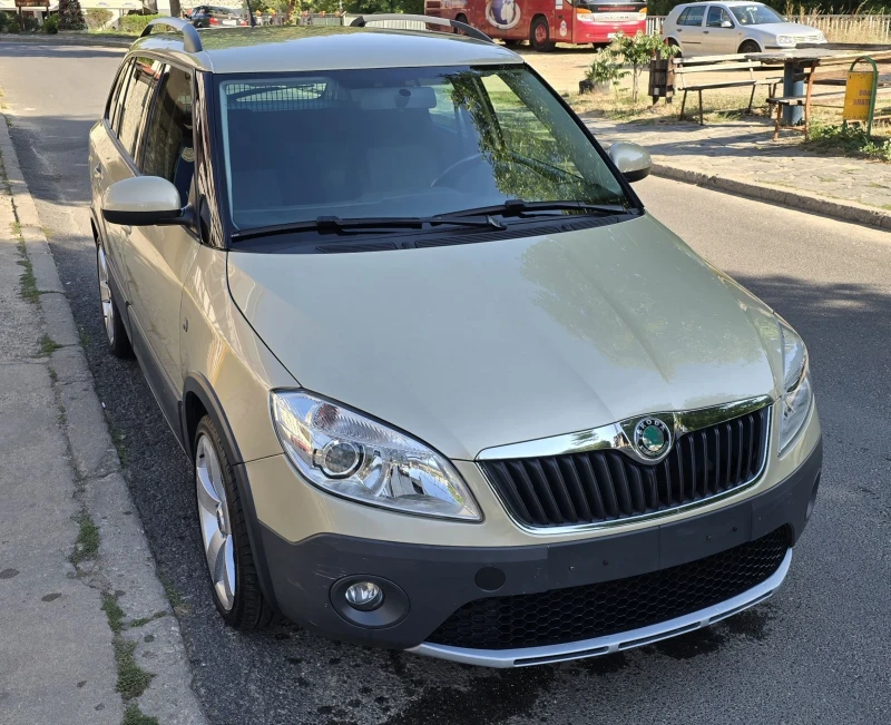 Skoda Fabia SCOUT 1.2tsi, снимка 2 - Автомобили и джипове - 51389206
