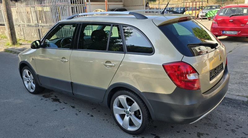 Skoda Fabia SCOUT 1.2tsi, снимка 5 - Автомобили и джипове - 51389206