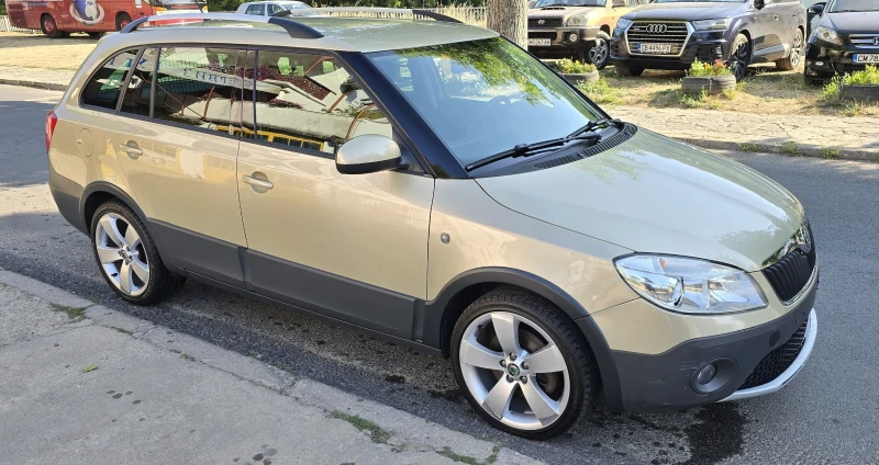 Skoda Fabia SCOUT 1.2tsi, снимка 3 - Автомобили и джипове - 51389206