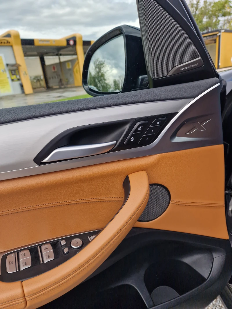 BMW iX3 Уникат, снимка 12 - Автомобили и джипове - 51997116