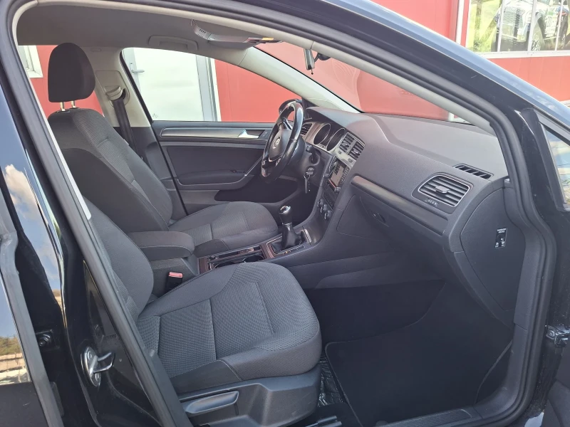 VW Golf 1.2TSI, бензин, ТОП, снимка 9 - Автомобили и джипове - 52176229