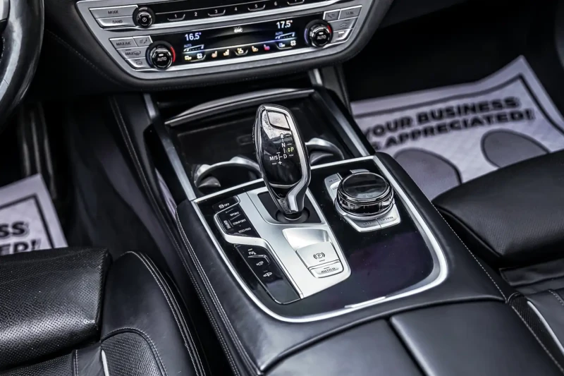 BMW 750 Мpack, B&W, HDU, MАСАЖИ, ОБДУХВАНЕ, ВАККУМ, ЩОРИ, , снимка 14 - Автомобили и джипове - 52550887