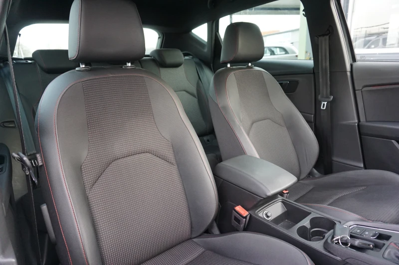 Seat Leon FR/1.5TGI/Автоматик/LED/Нави/Камера/ACC/KEYLESS, снимка 11 - Автомобили и джипове - 52628124