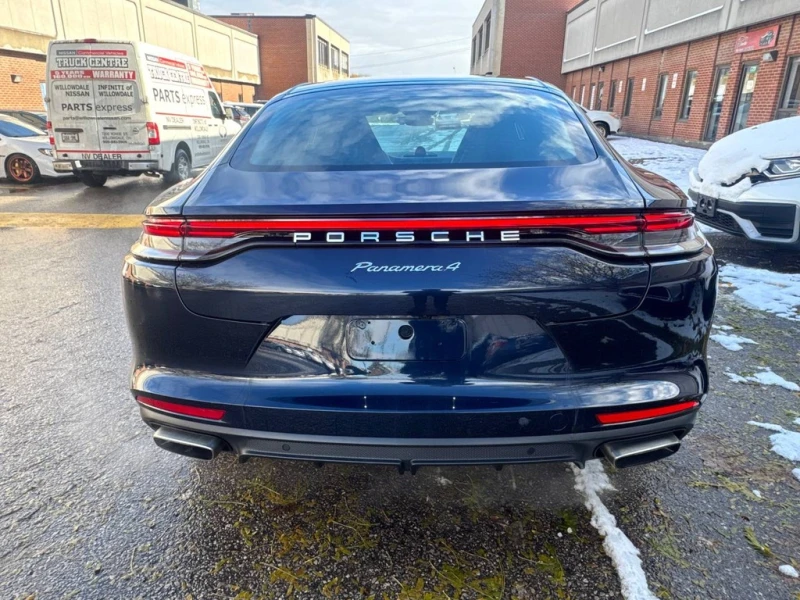 Porsche Panamera * 4, AWD, PANORAMIC ROOF, NO ACCIDENT * CARFAX * , снимка 7 - Автомобили и джипове - 53010831