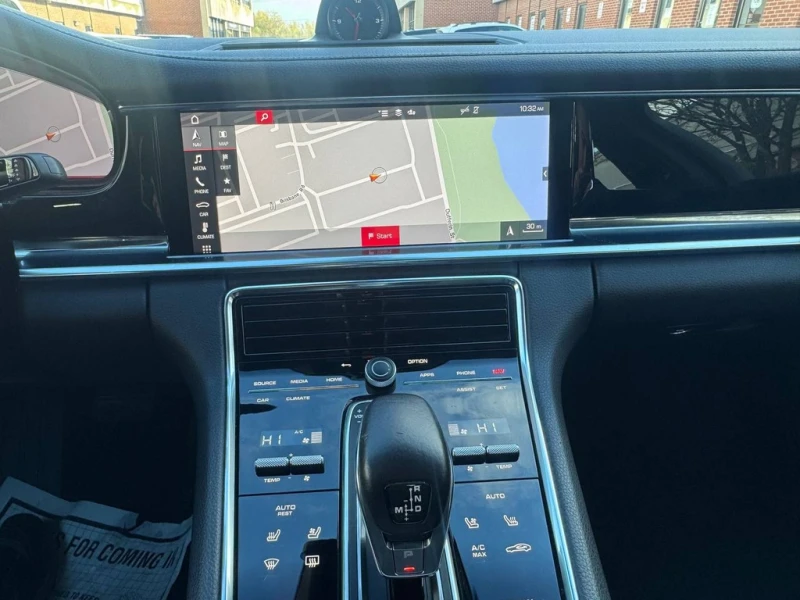 Porsche Panamera * 4, AWD, PANORAMIC ROOF, NO ACCIDENT * CARFAX * , снимка 12 - Автомобили и джипове - 53010831