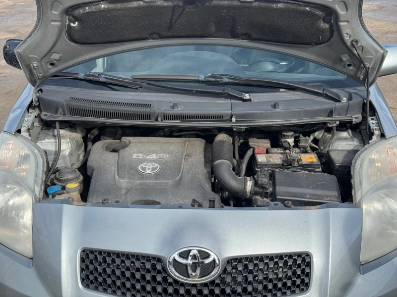 Toyota Yaris 1.4D4D/90кс, снимка 13 - Автомобили и джипове - 53505371