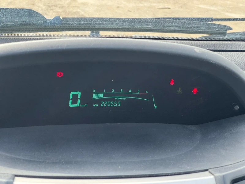 Toyota Yaris 1.4D4D/90кс, снимка 12 - Автомобили и джипове - 53505371