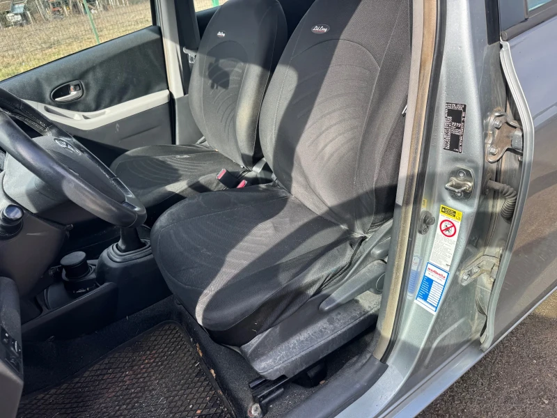 Toyota Yaris 1.4D4D/90кс, снимка 7 - Автомобили и джипове - 53505371