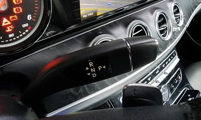 Mercedes-Benz E 220  - изображение 8
