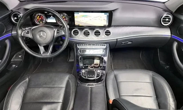 Mercedes-Benz E 220  - изображение 6