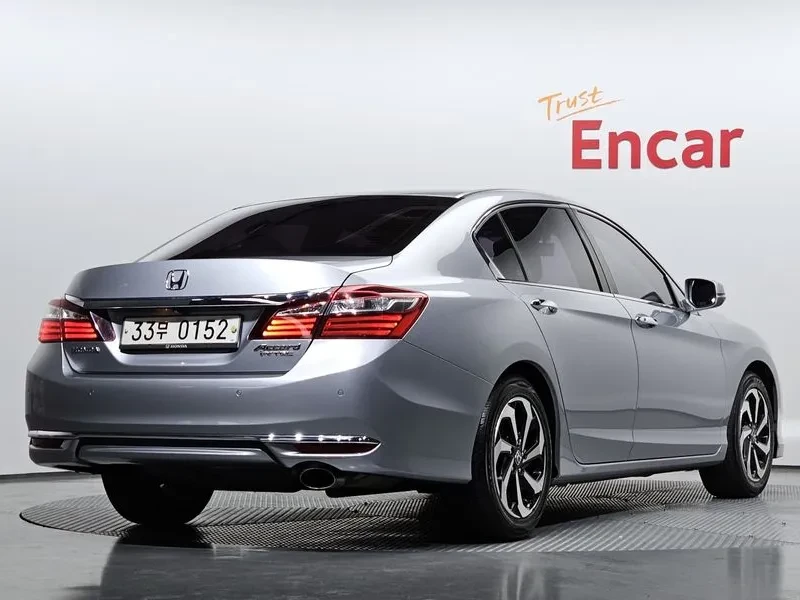 Honda Accord 2.4 9Th Generation, снимка 4 - Автомобили и джипове - 55925619