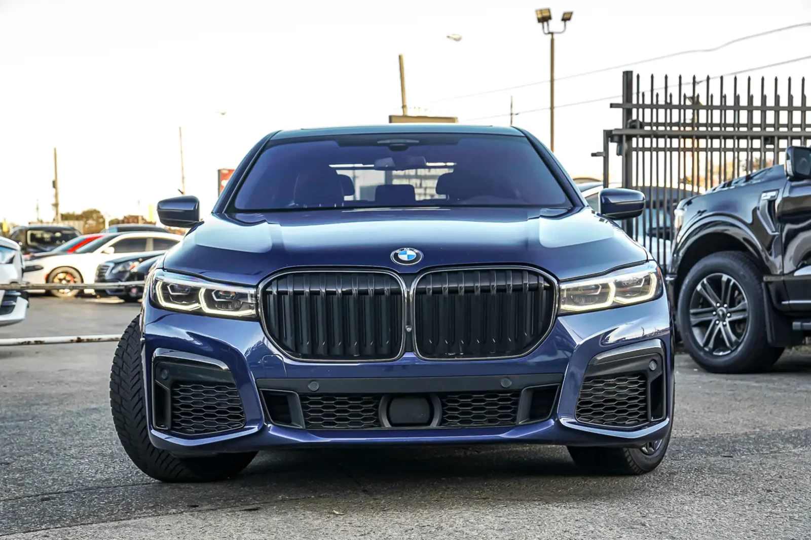 BMW 750 Мpack, B&W, HDU, MАСАЖИ, ОБДУХВАНЕ, ВАККУМ, ЩОРИ, , снимка 1