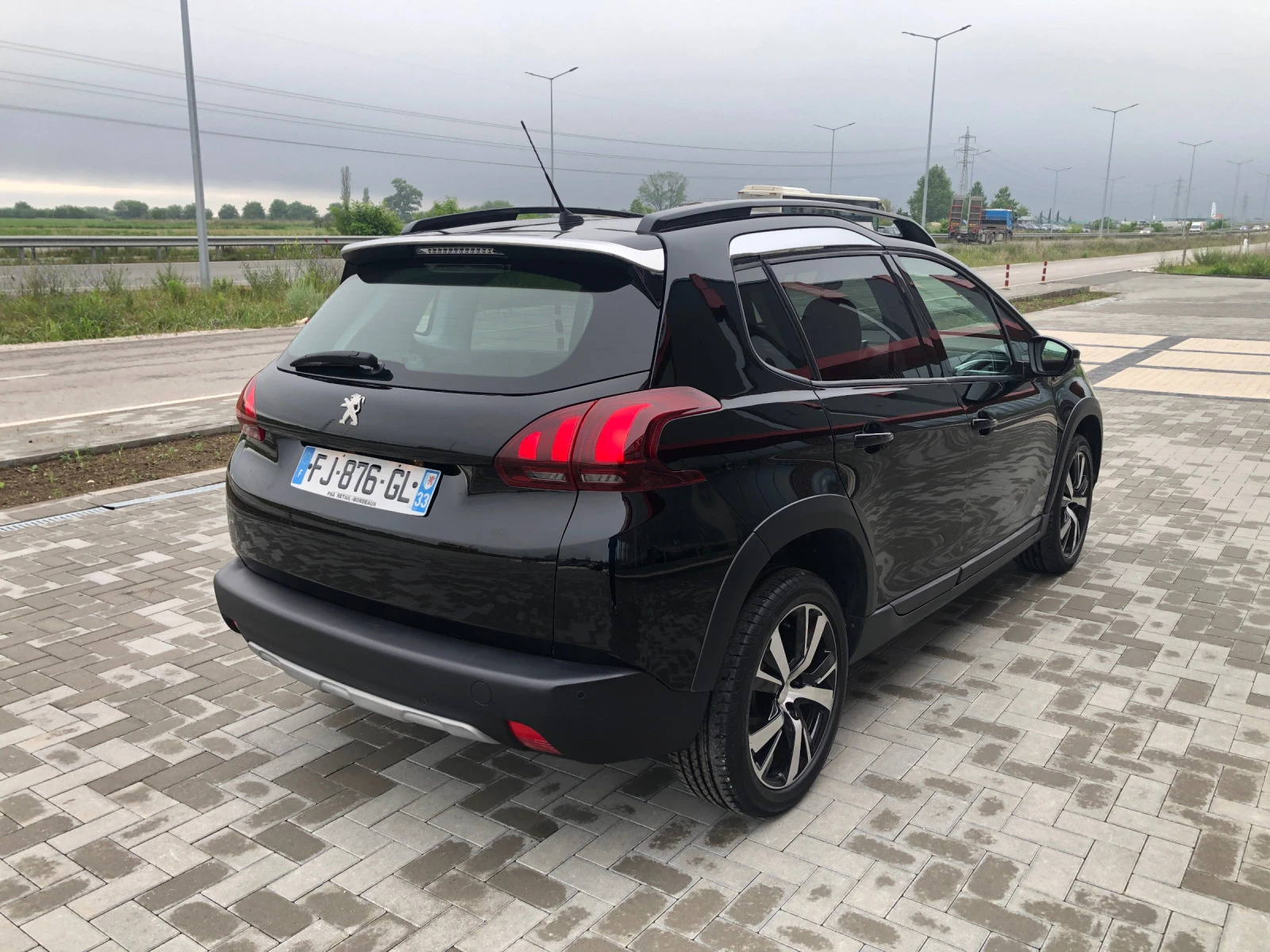 Peugeot 2008 GT line - изображение 10