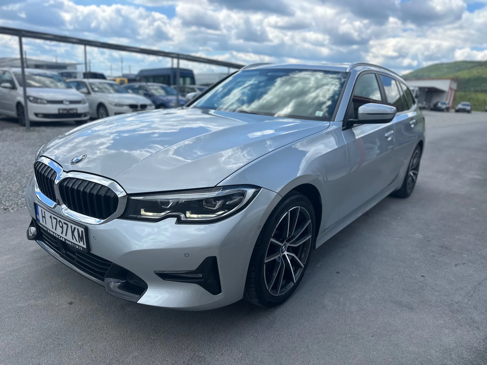 BMW 320 d X-drive 190кс КАТО НОВО - изображение 4