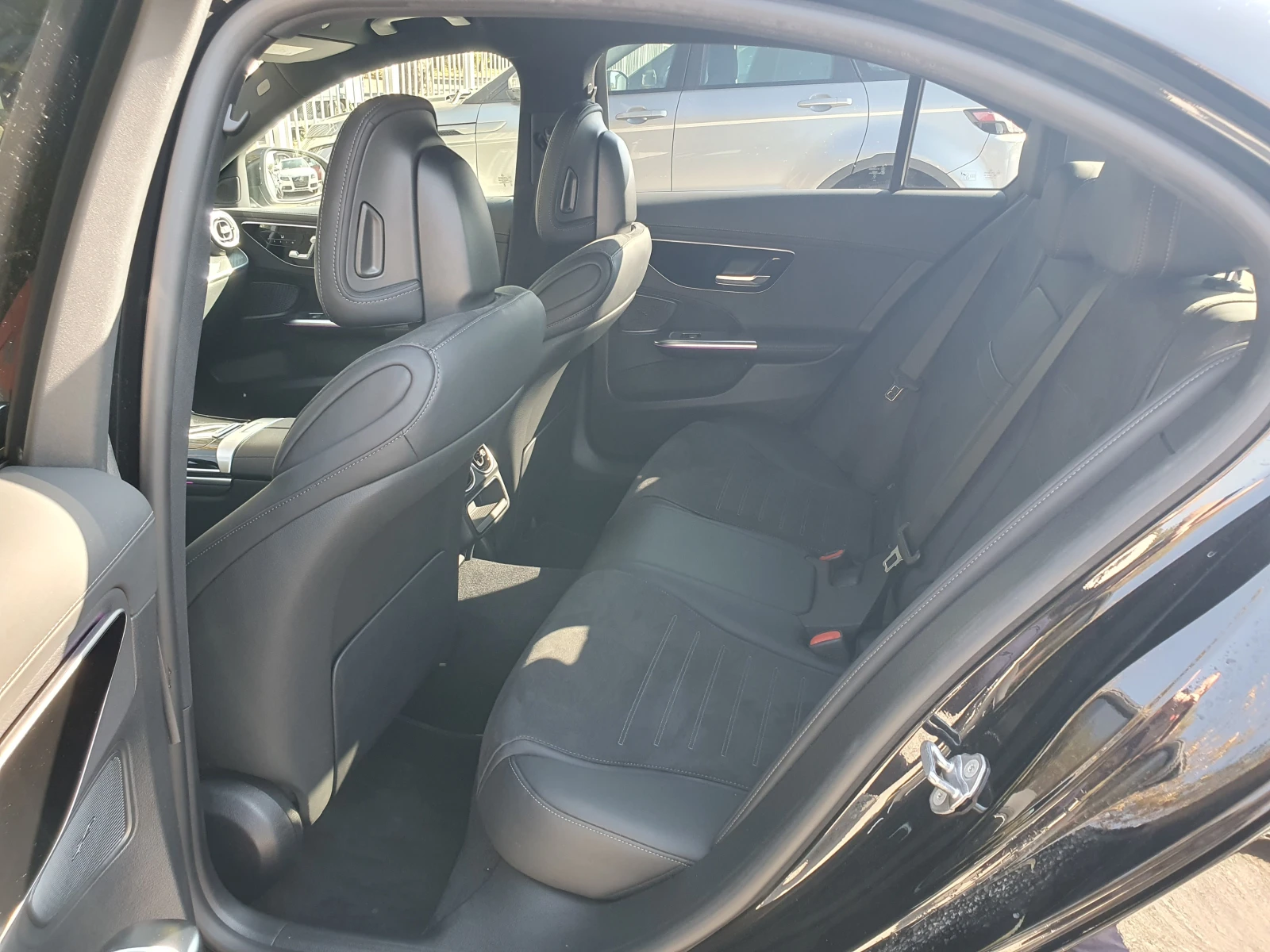 Mercedes-Benz C 220 d* AMG* CAM* DISTR* MULTIBEAM* 4MATIC | Mobile.bg — изображение 11