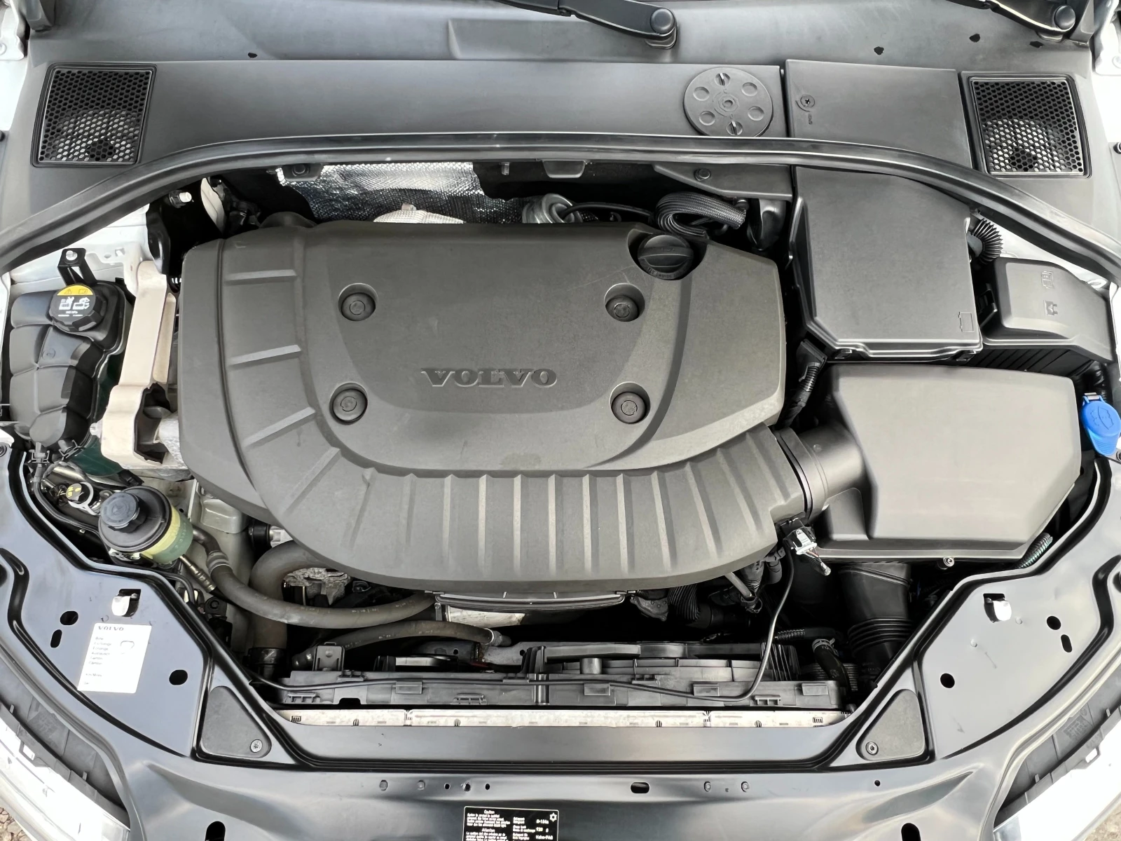 Volvo V70 D4 AWD/ОБСЛУЖЕН/YV1BW81C6G1376032/ТОП СЪСТОЯНИЕ/ - изображение 9