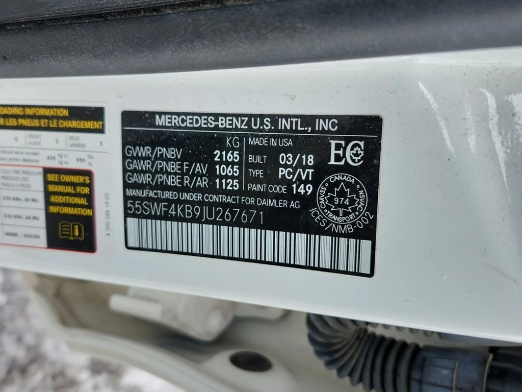 Mercedes-Benz C 300 * 4MATIC * PANORAMA * AMG * KEYLESS * CARFAX - изображение 7