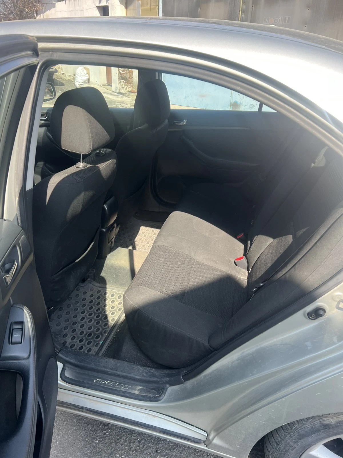 Toyota Avensis, снимка 4 - Автомобили и джипове - 53859059