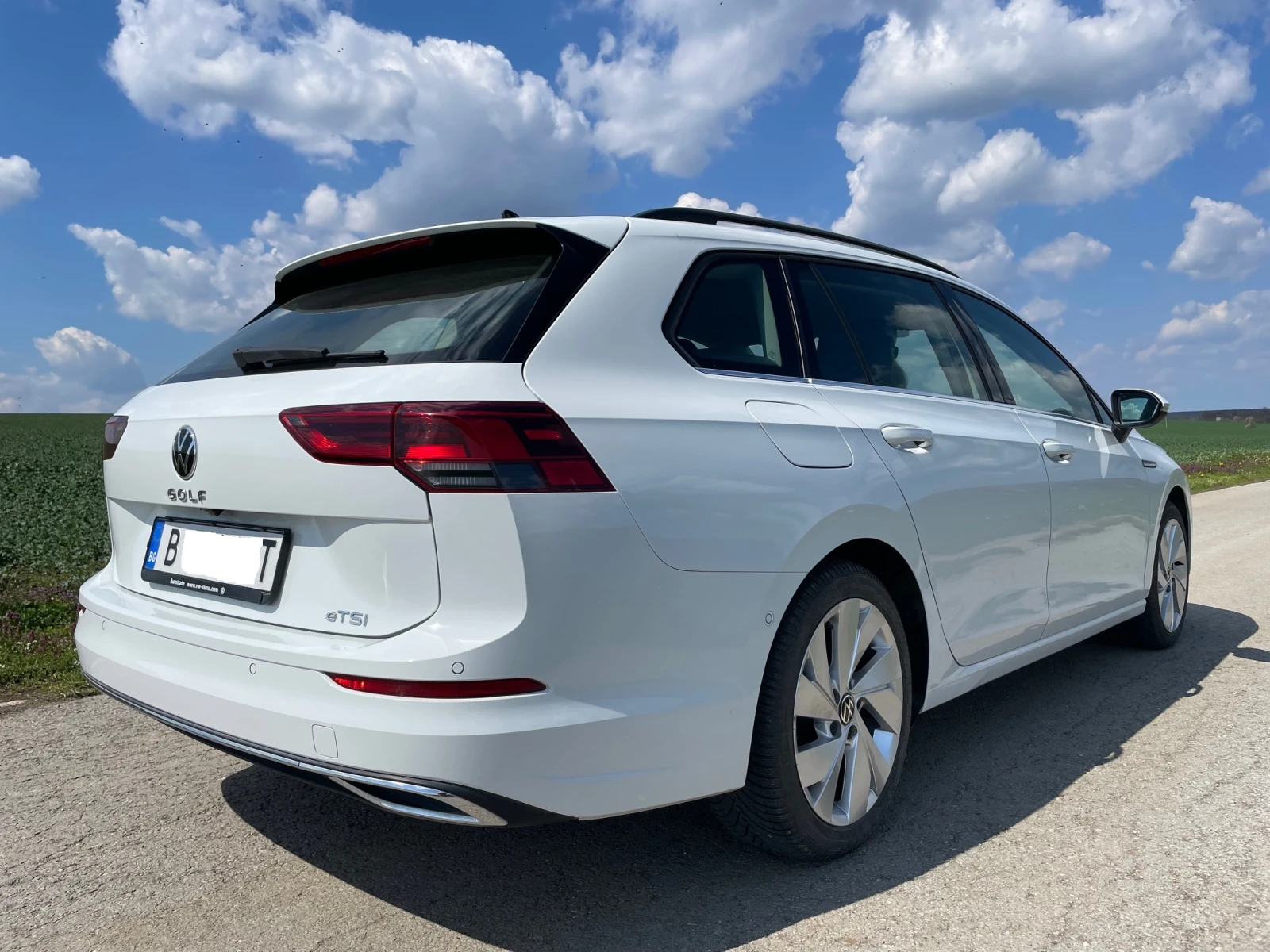 VW Golf  VW Golf 8 1.5 eTSI DSG 2023 | 26200 км , снимка 3 - Автомобили и джипове - 55710792