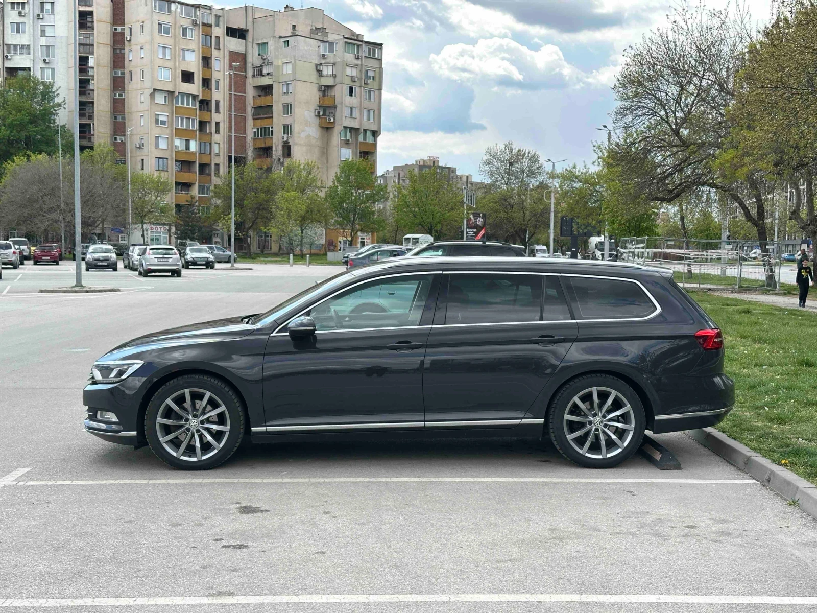 VW Passat 2.0TDI HIGHLINE ОБСЛУЖЕН, снимка 5 - Автомобили и джипове - 54237573