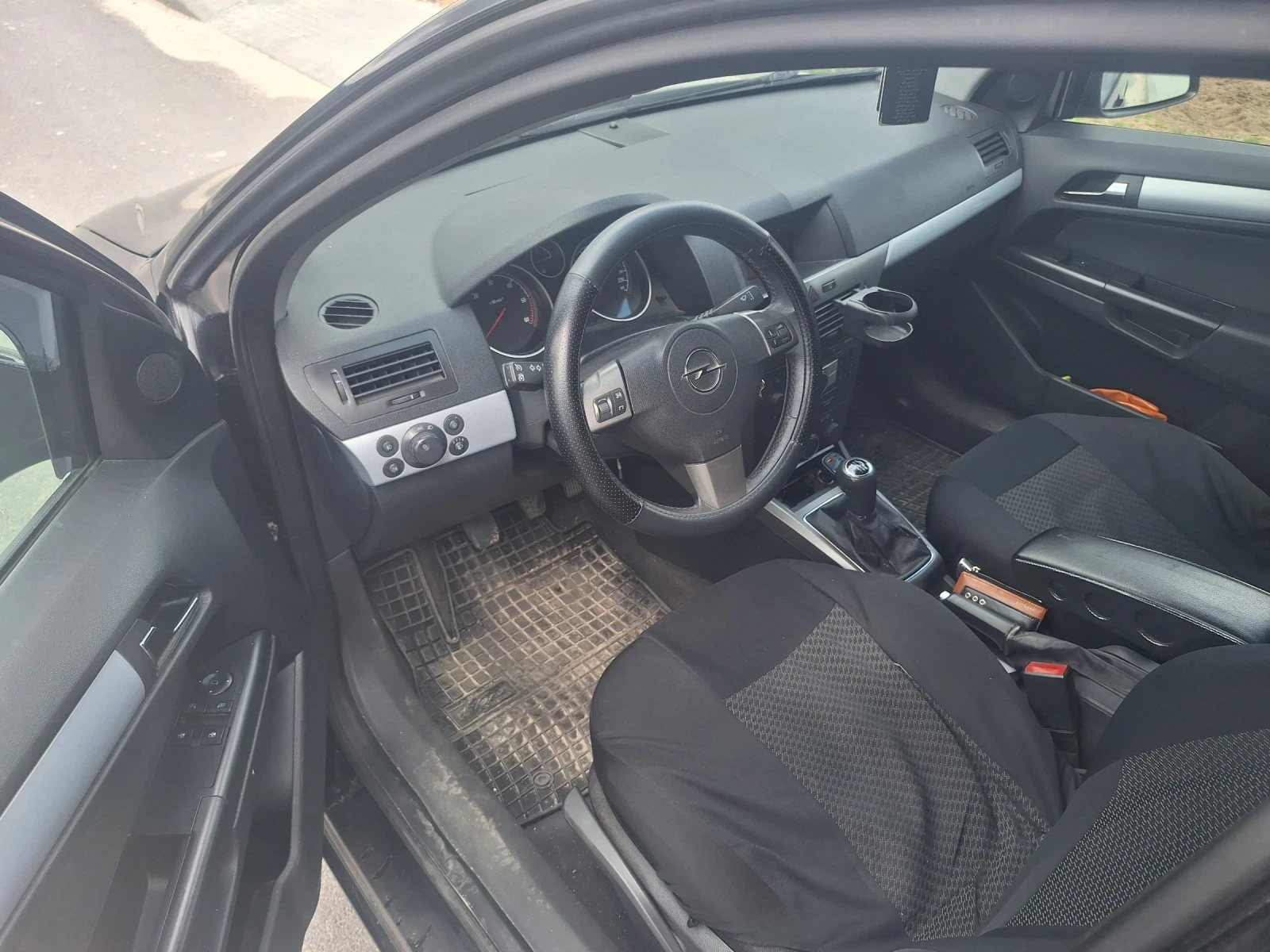 Opel Astra 1.9 120, снимка 4 - Автомобили и джипове - 54400420