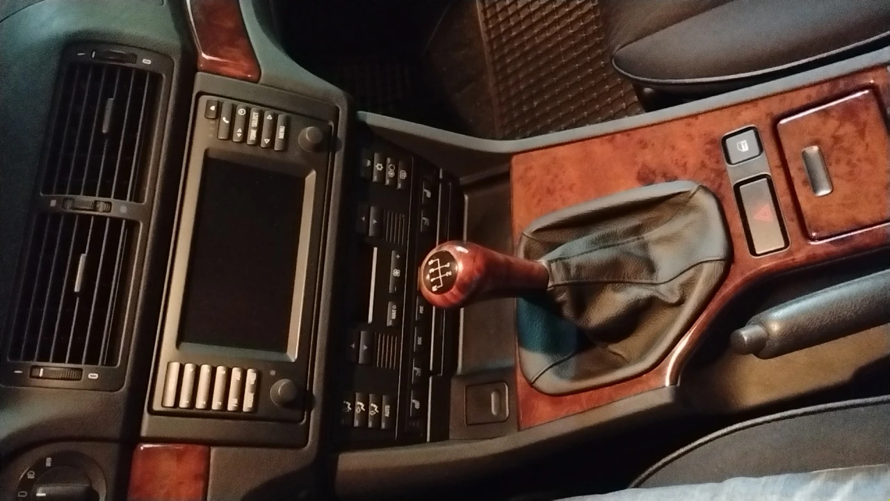 BMW 525, снимка 17 - Автомобили и джипове - 54920357