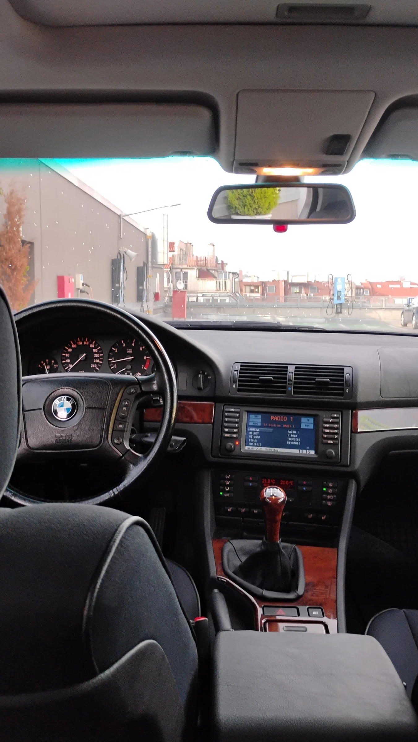BMW 525, снимка 14 - Автомобили и джипове - 54920357