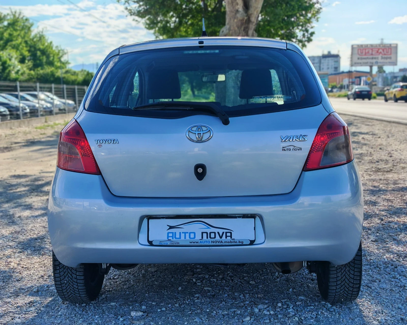 Toyota Yaris 1.3 БЕНЗИН 87 К.С. МНОГО ЗАПАЗЕНА!, снимка 6 - Автомобили и джипове - 54598669