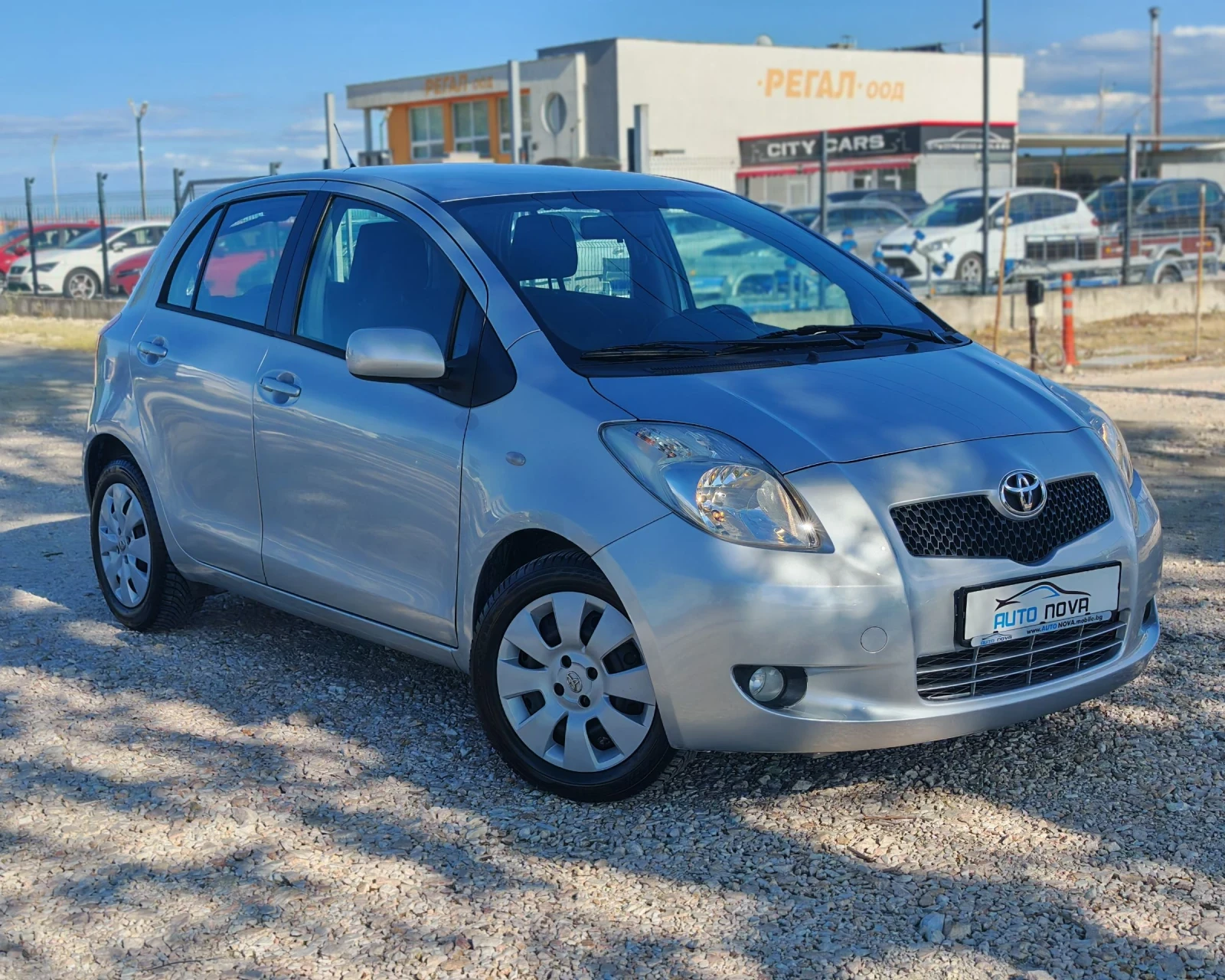 Toyota Yaris 1.3 БЕНЗИН 87 К.С. МНОГО ЗАПАЗЕНА!, снимка 15 - Автомобили и джипове - 54598669