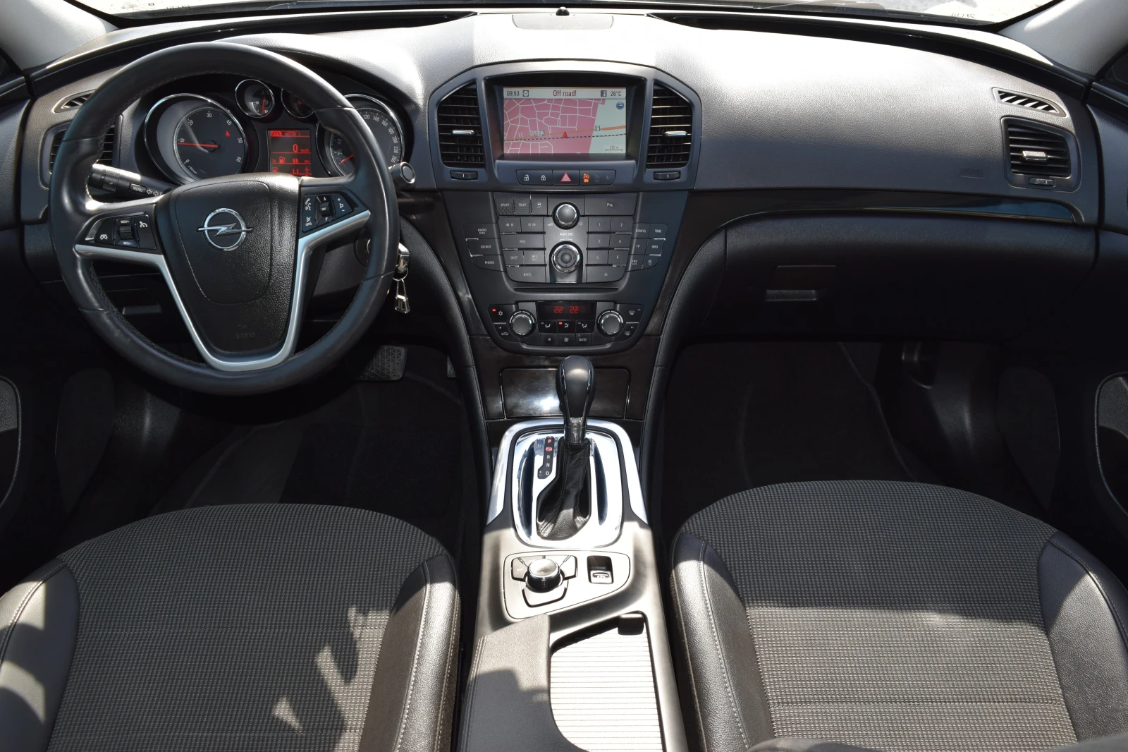 Opel Insignia 2.0cdti* 160kc* Автоматик* Навигация* Ксенон* , снимка 12 - Автомобили и джипове - 54734827
