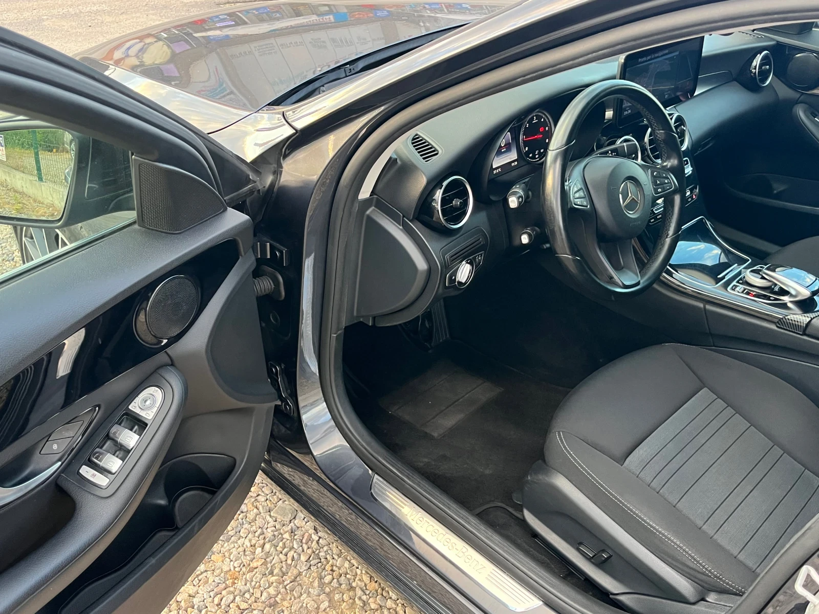 Mercedes-Benz C 180 Avtomat.Navi.Топ съсояние.Собствен лизинг!!!, снимка 9 - Автомобили и джипове - 54973938
