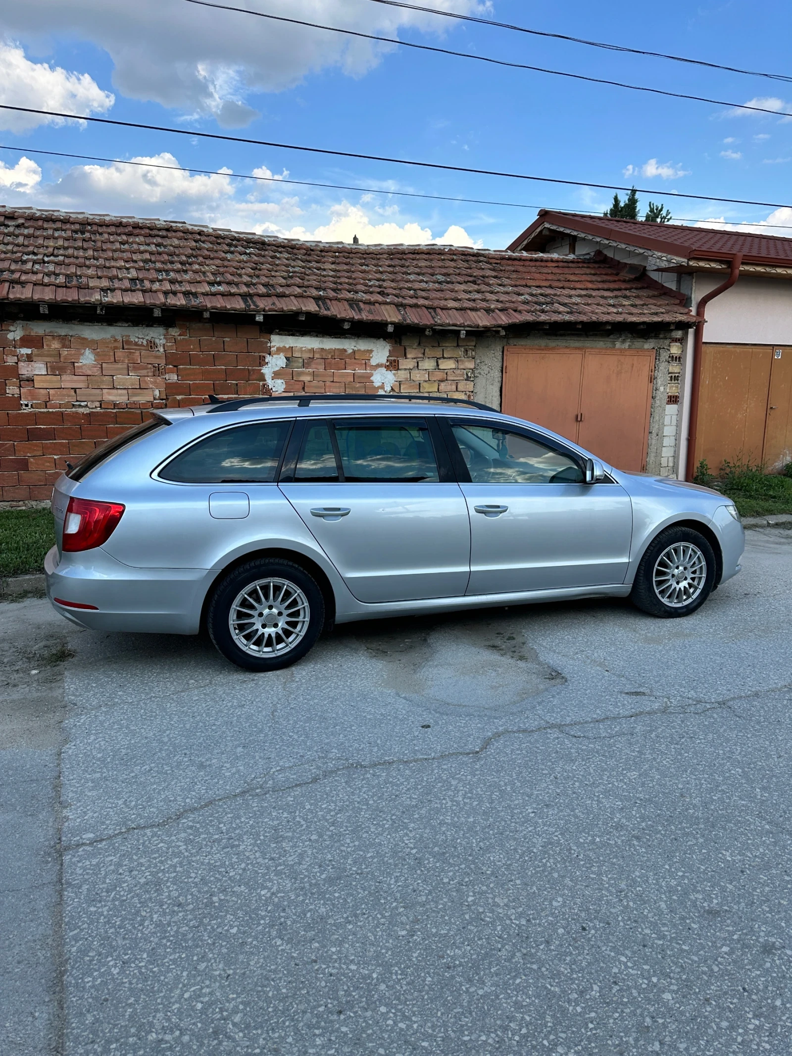 Skoda Superb 2.0 TDI 4x4 DSG, снимка 3 - Автомобили и джипове - 55169363