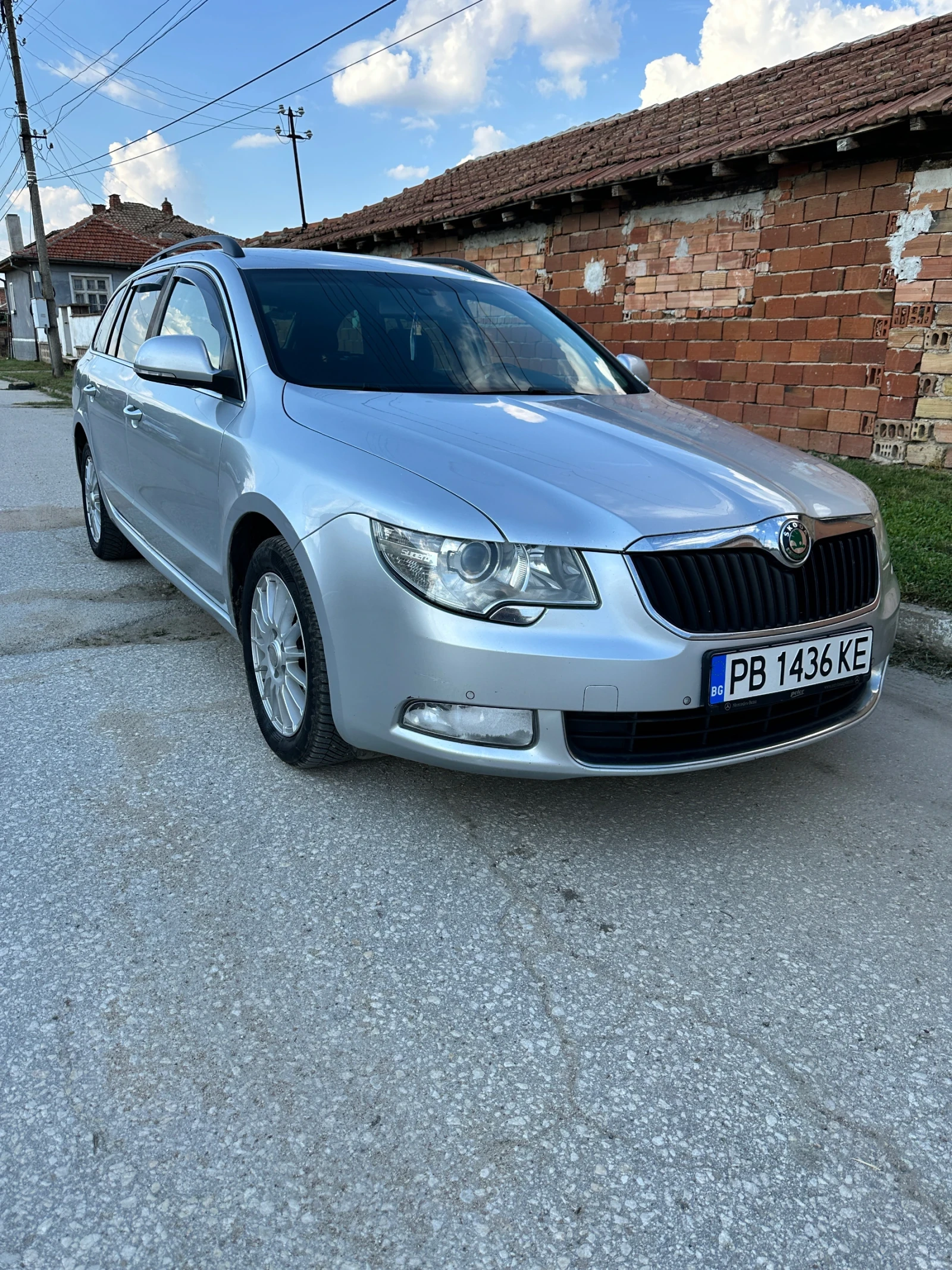 Skoda Superb 2.0 TDI 4x4 DSG, снимка 2 - Автомобили и джипове - 55169363