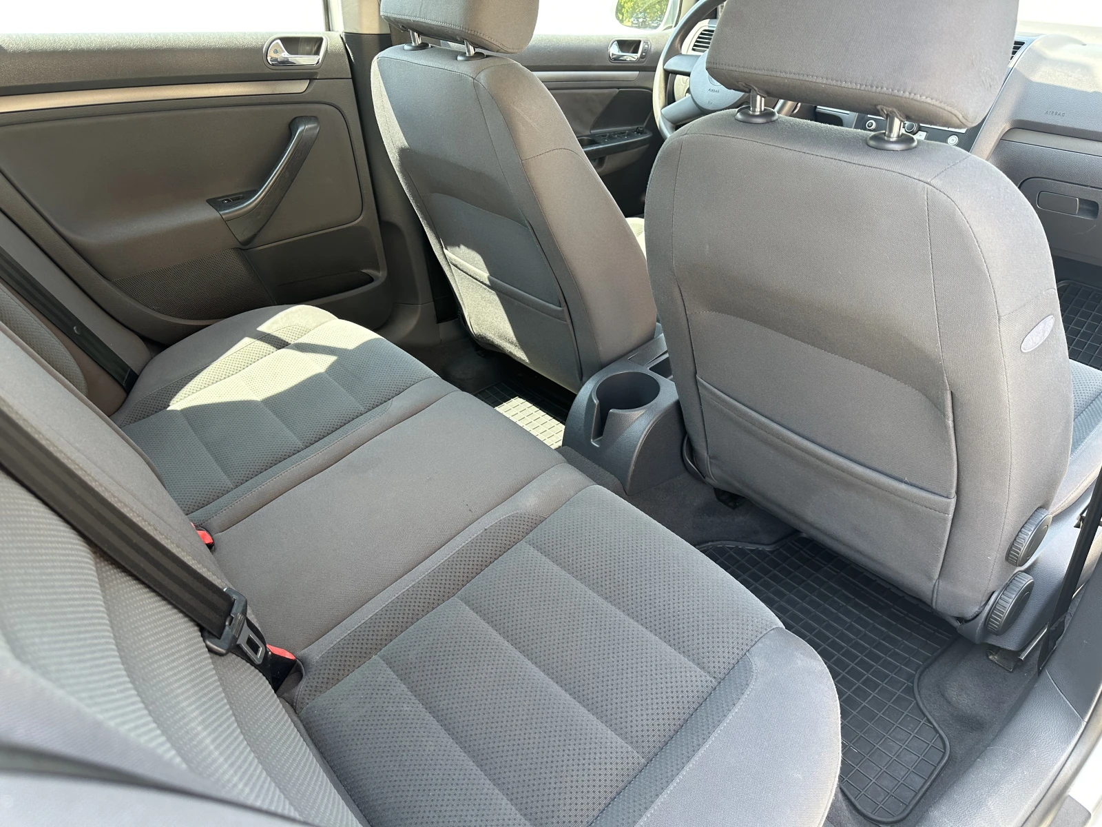 VW Golf 1.6 FSI, снимка 12 - Автомобили и джипове - 55559426
