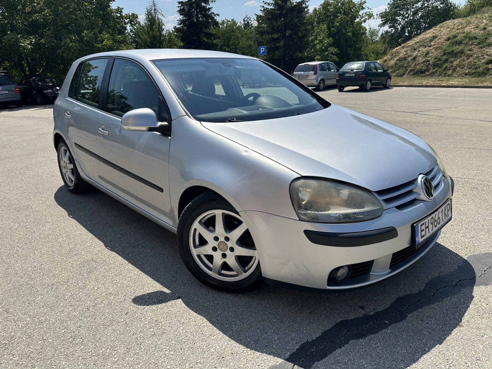 VW Golf 1.6 FSI, снимка 2 - Автомобили и джипове - 55559426