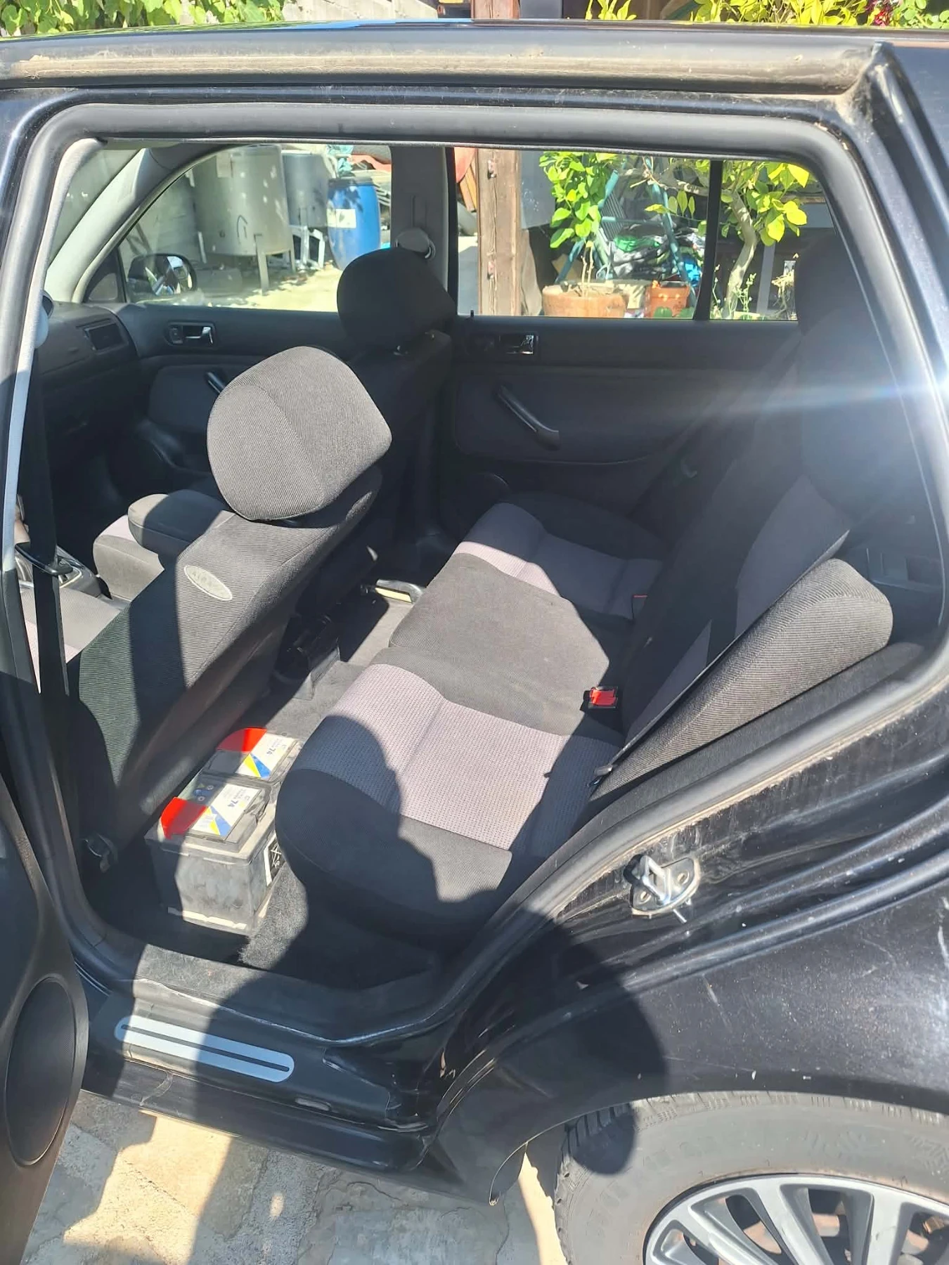 VW Golf 1.9 D, снимка 3 - Автомобили и джипове - 55626446