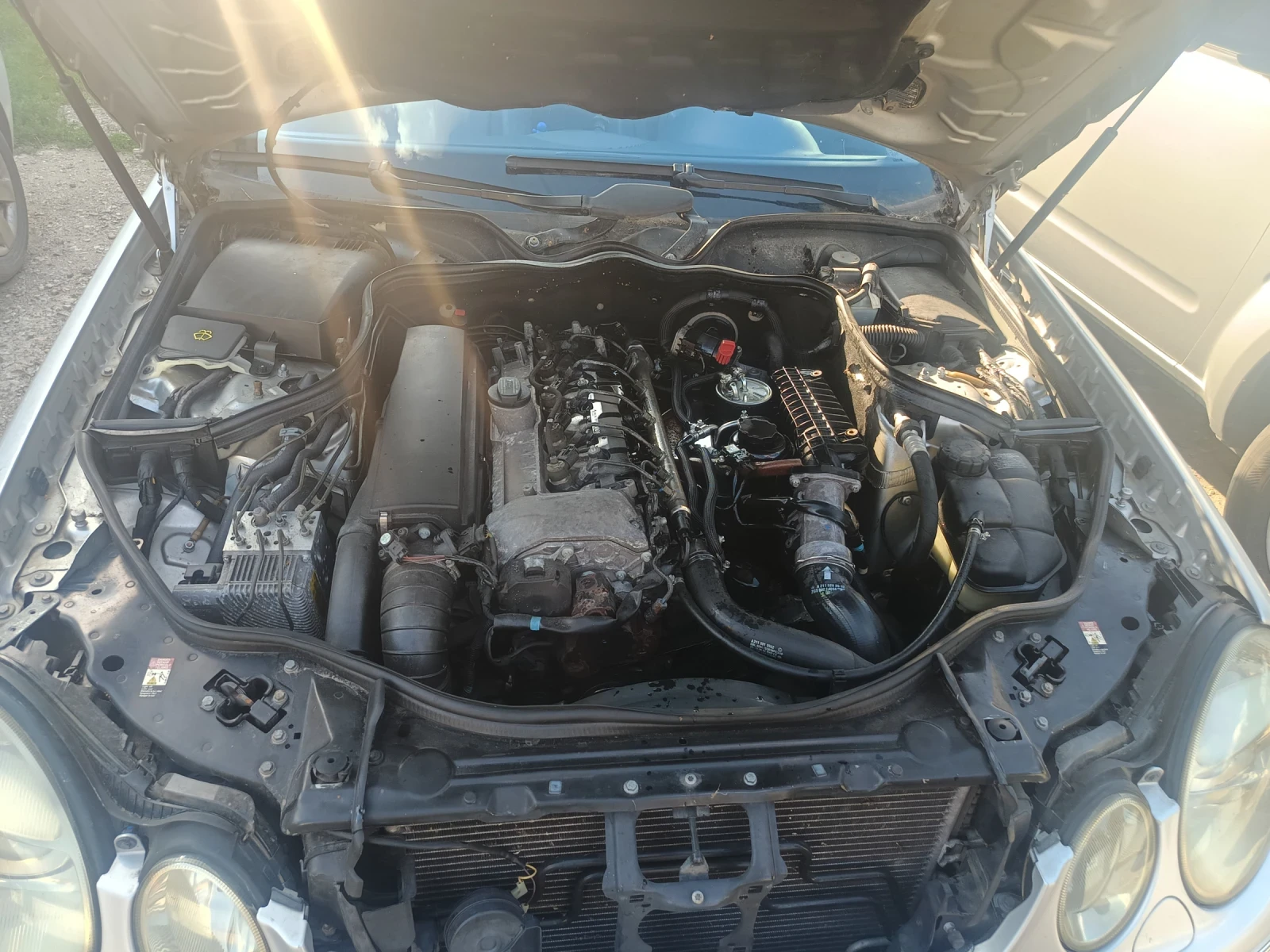 Mercedes-Benz E 270, снимка 3 - Автомобили и джипове - 56005472