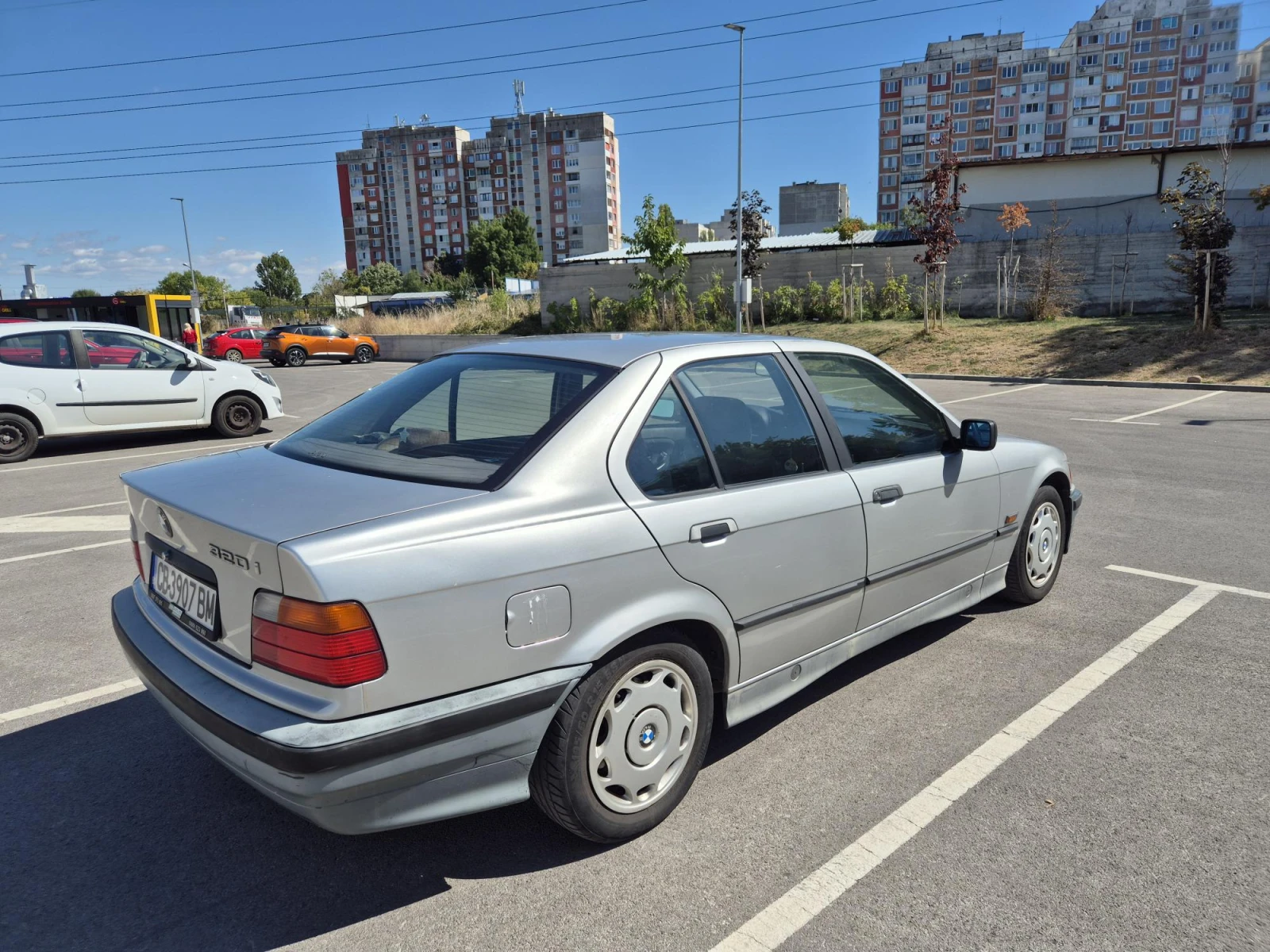 BMW 320, снимка 3 - Автомобили и джипове - 56111475