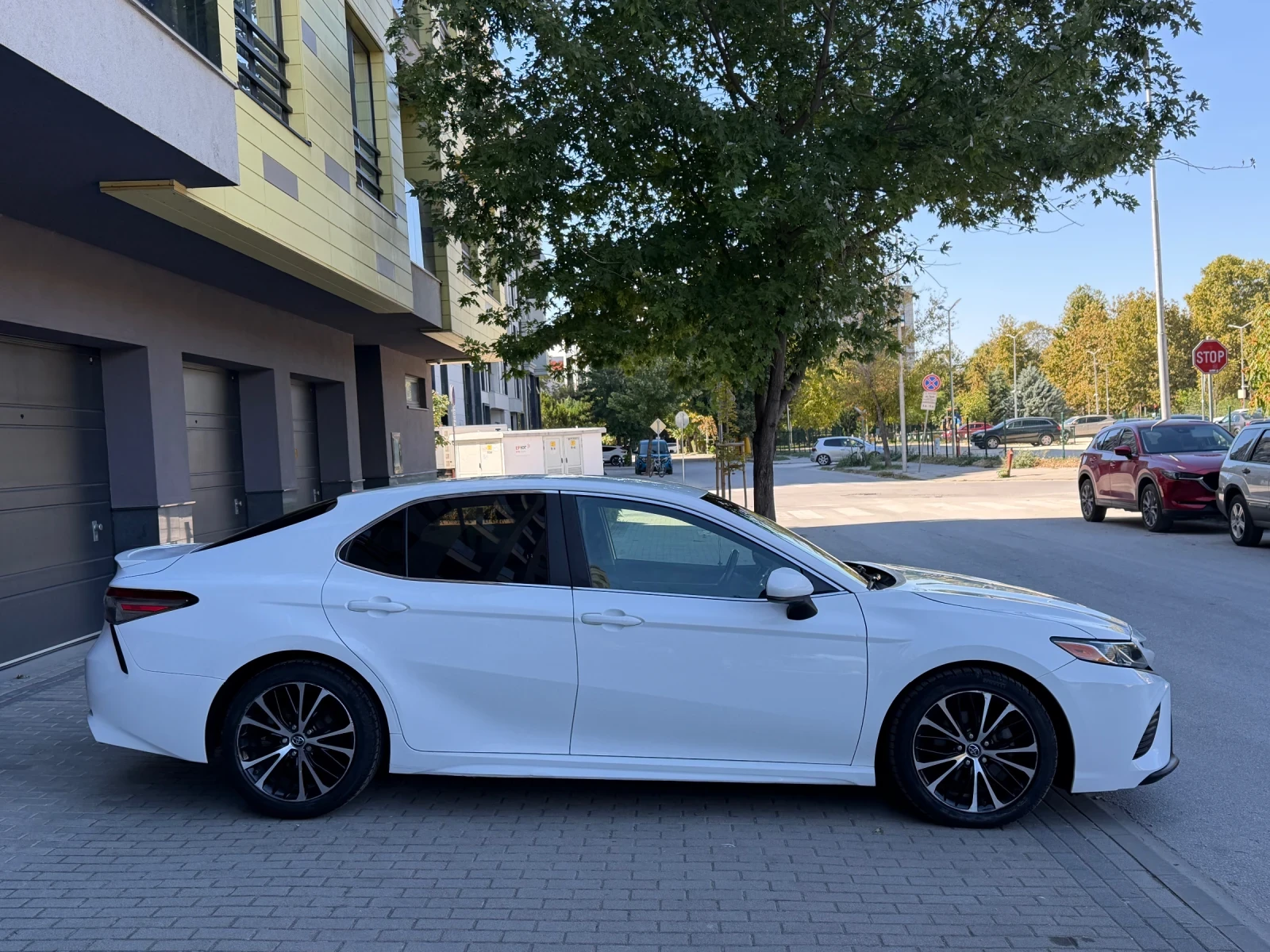 Toyota Camry 2.5 Distr/line asist/SE, снимка 4 - Автомобили и джипове - 56337092